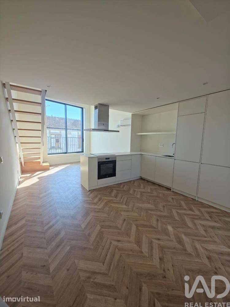 Apartamento T2 em Santa Marinha E São Pedro Da Afurada de 80,00 m2 - Grande imagem: 2/12