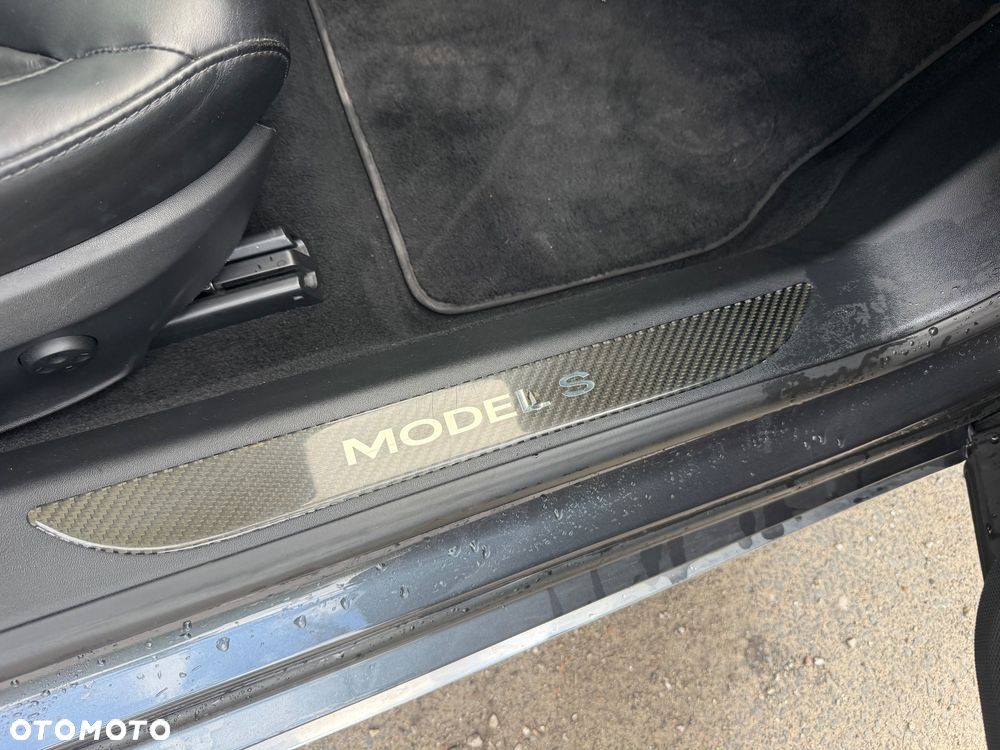 Tesla Model S - 14