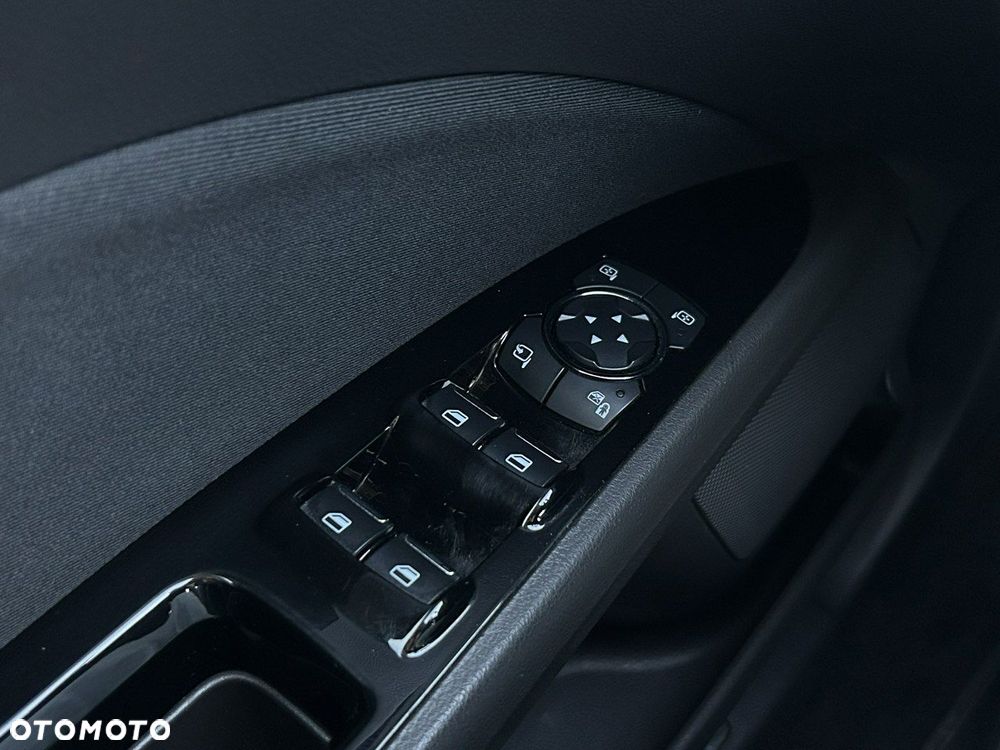 Ford Mondeo 2.0 TDCi Titanium - 34