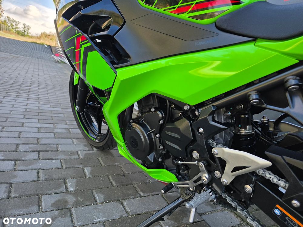 Kawasaki Ninja 400 - 9