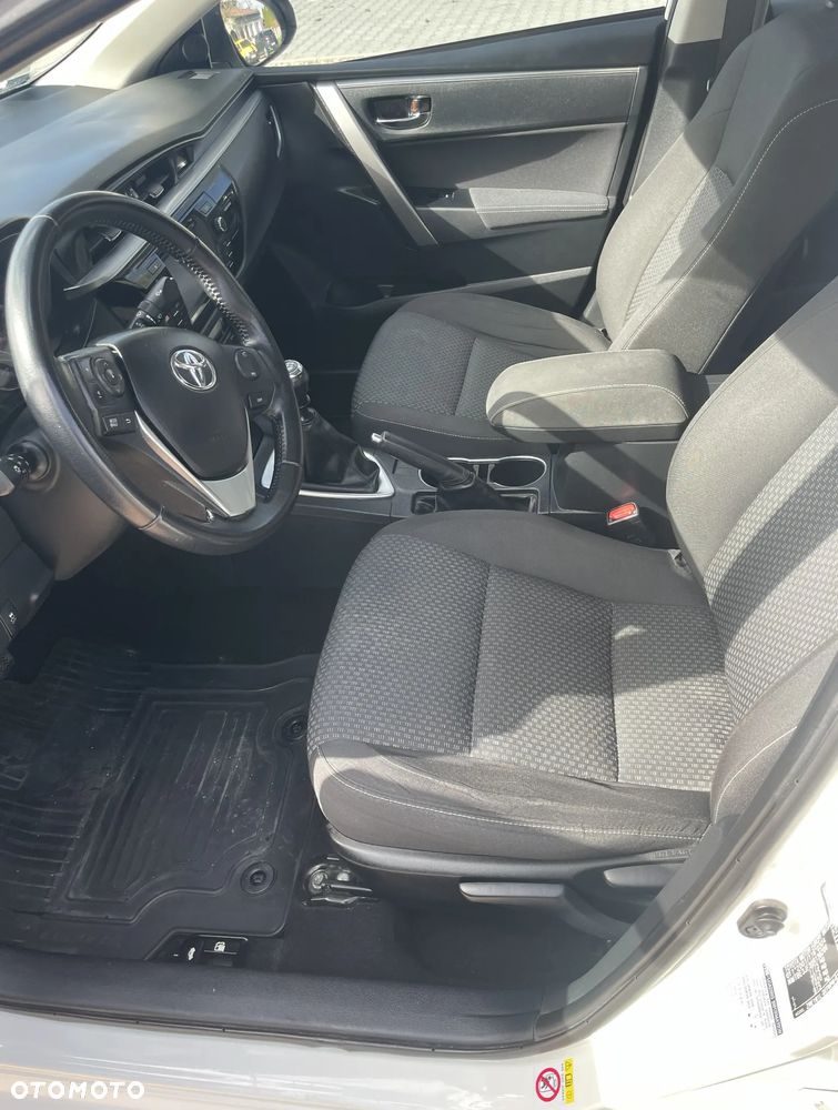 Toyota Corolla 1.6 Comfort - 10