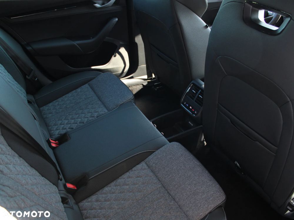 Skoda Octavia 2.0 TDI Sportline DSG - 14