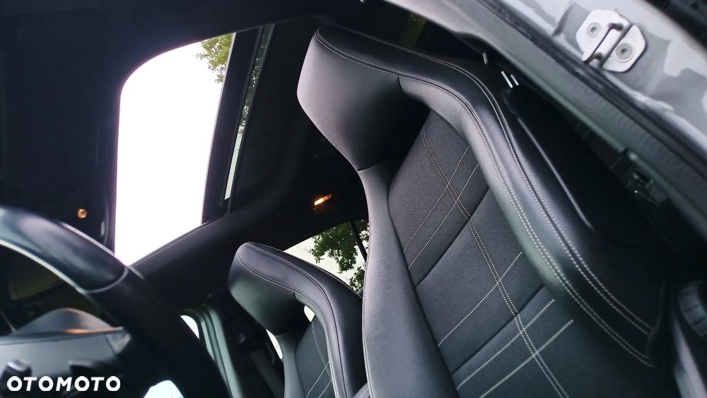 Mercedes-Benz GLA - 16