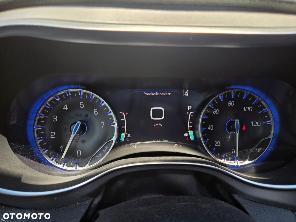 Chrysler Pacifica - 11