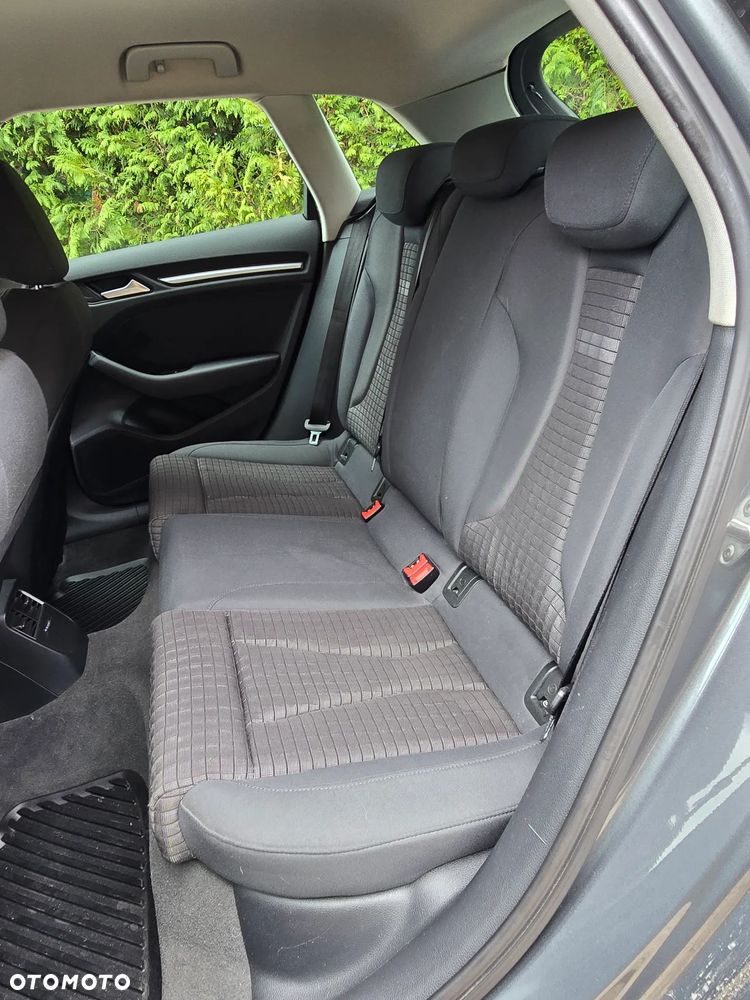 Audi A3 Sportback 2.0 TDI Ambition - 11