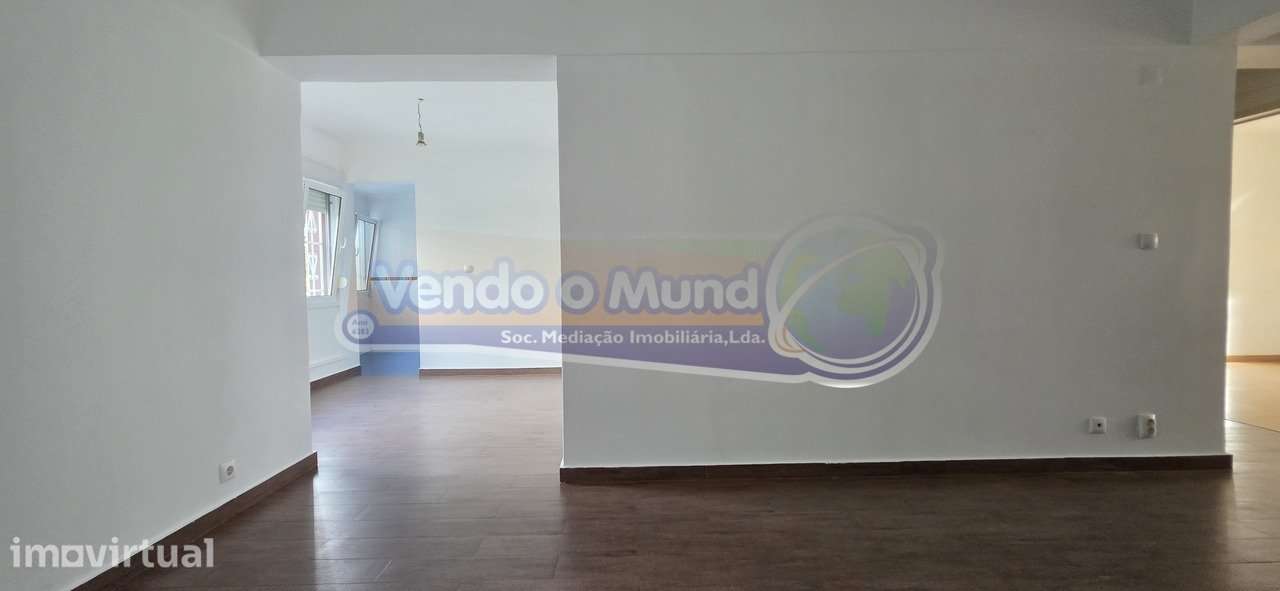 Apartamento T3 em Carnide (LXLX013) - Grande imagem: 2/30