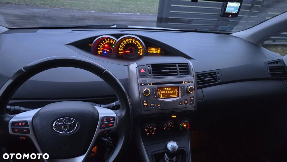 Toyota Verso 1.8 Sol 7os - 14