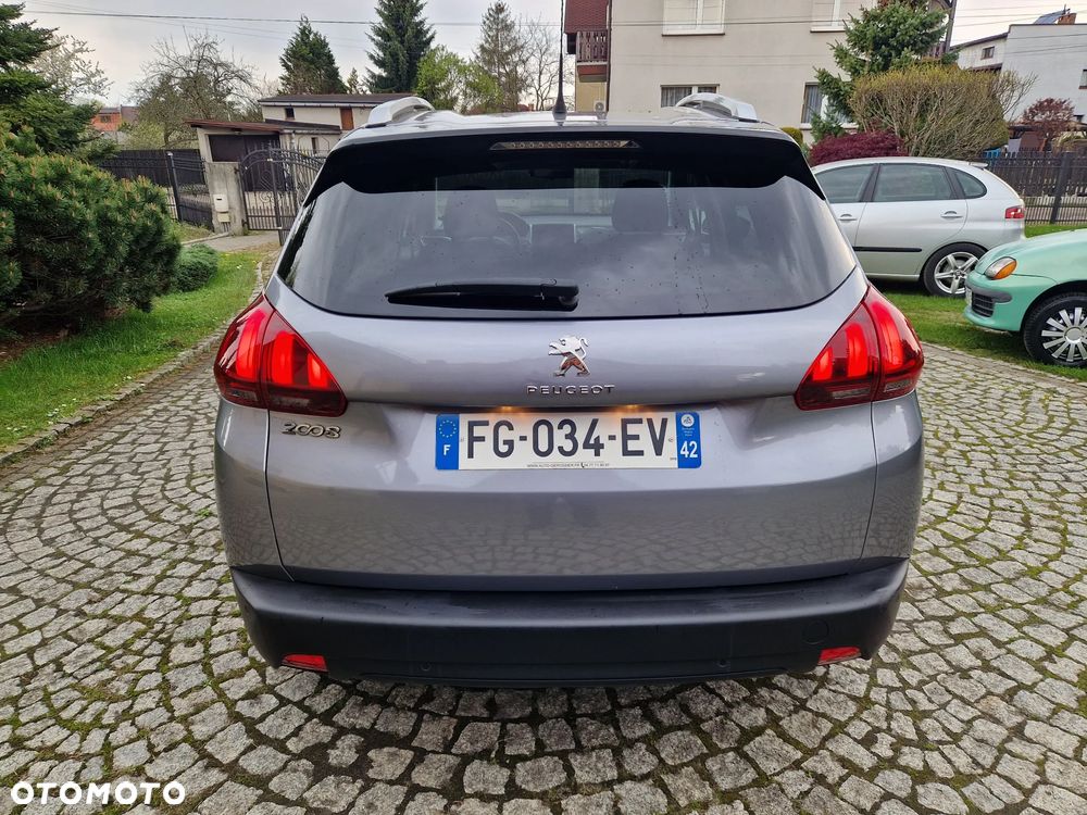 Peugeot 2008 1.2 Pure Tech Style - 16