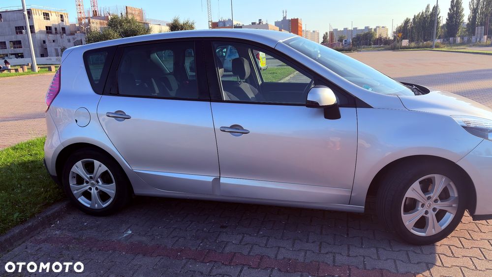 Renault Scenic 1.6 16V 110 Dynamique - 6