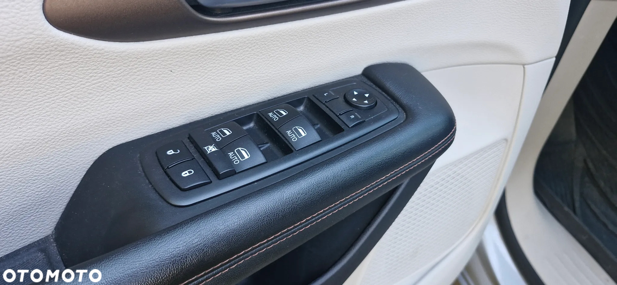 Chrysler Pacifica - 34