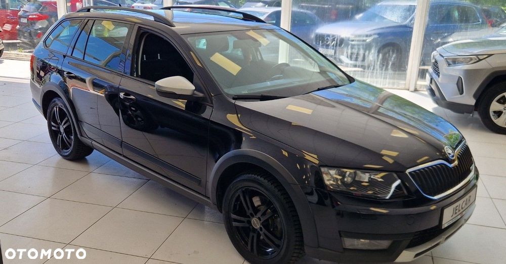 Skoda Octavia Scout 2.0 TDI 4x4 DSG - 9