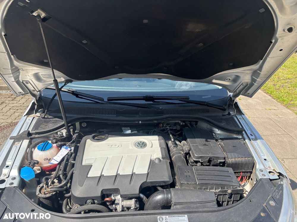 Volkswagen Passat 2.0TDI Highline DPF DSG - 4