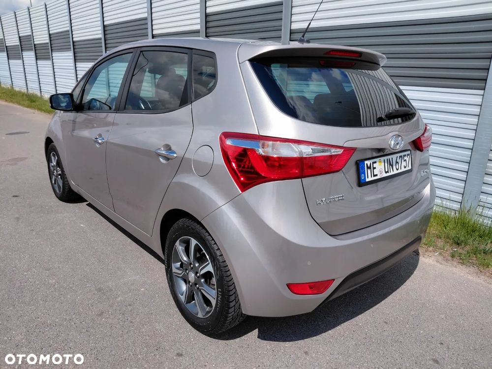 Hyundai ix20 1.4 Premium blue - 3