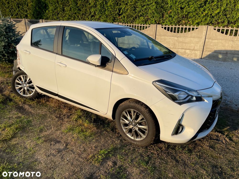 Toyota Yaris 1,5-Dual-VVT-iE Selection - 2