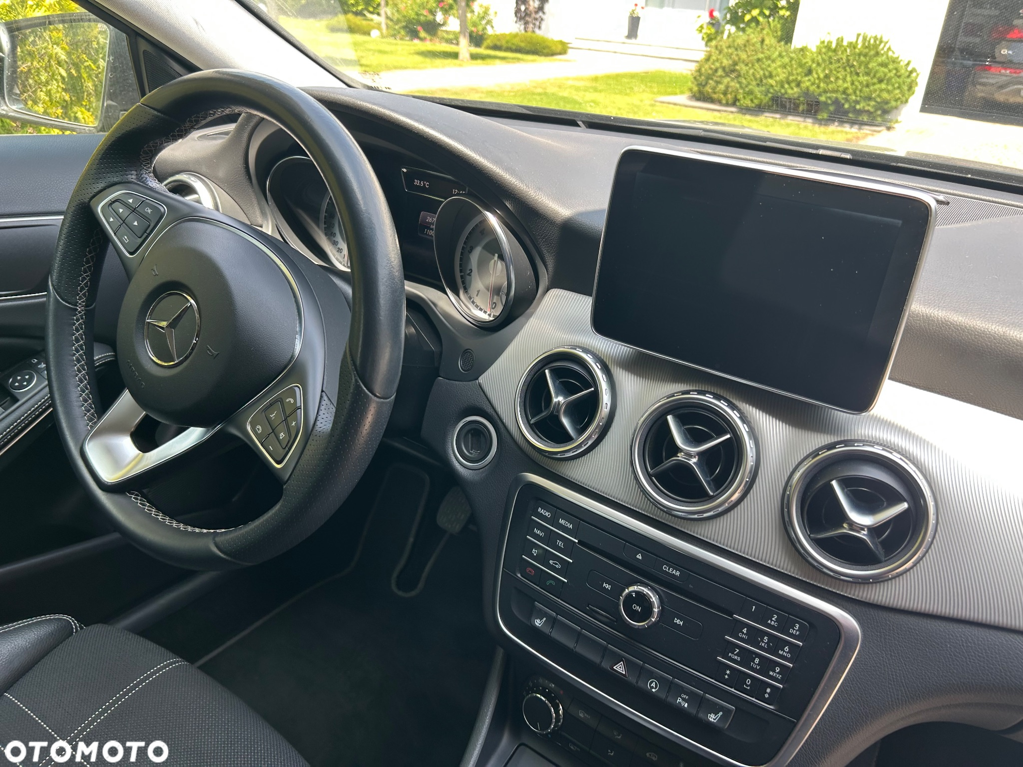 Mercedes-Benz GLA 180 SCORE - 18