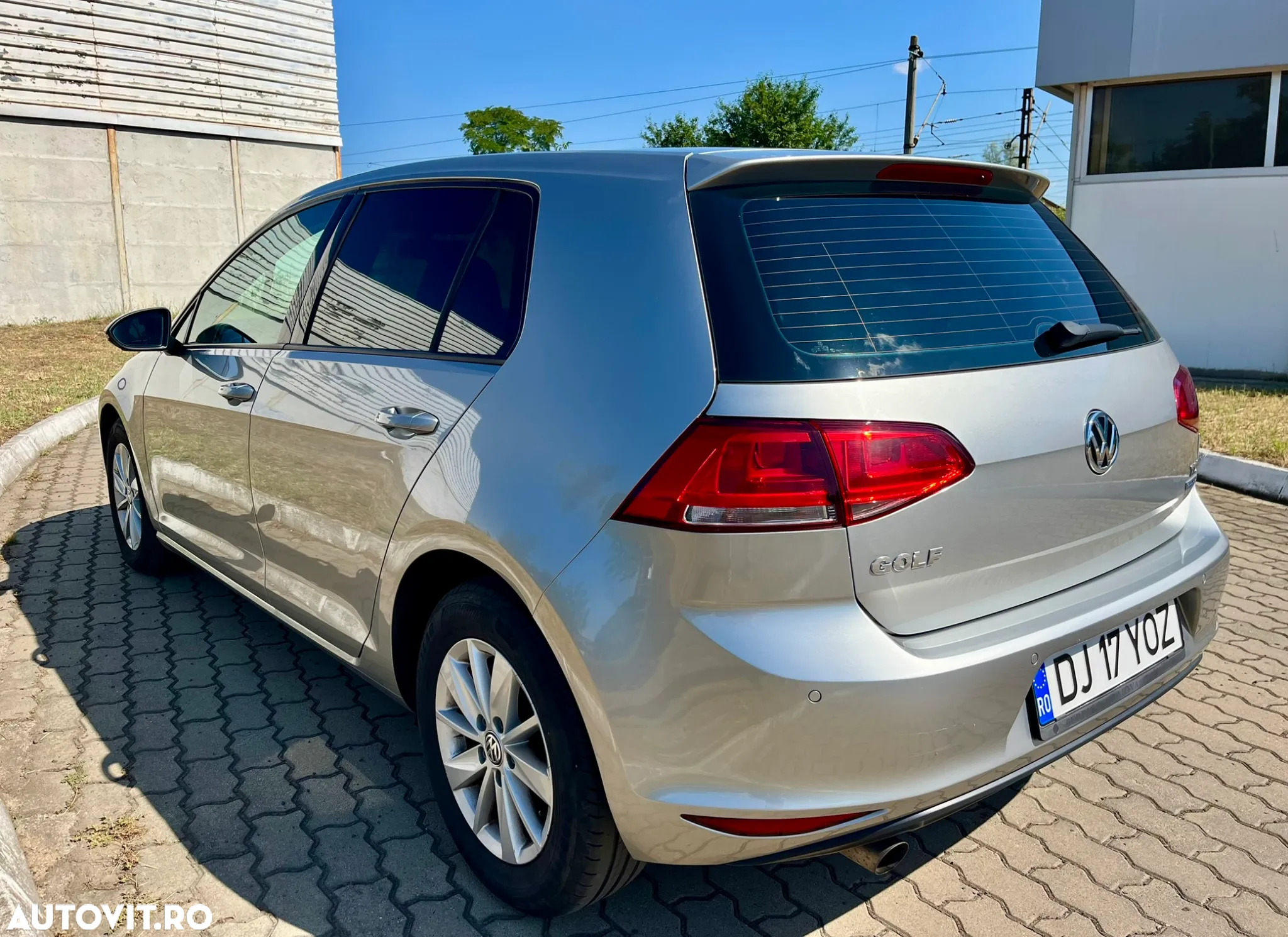 Volkswagen Golf 1.6 TDI BlueMotion Technology DPF Comfortline - 5