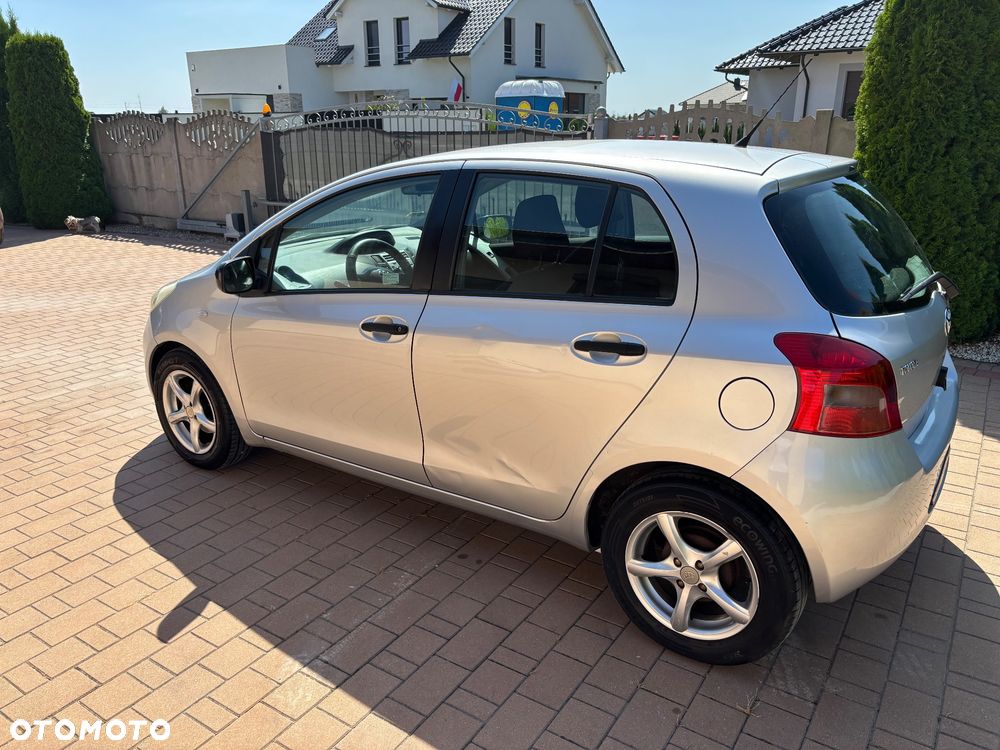 Toyota Yaris 1.0 Terra - 16