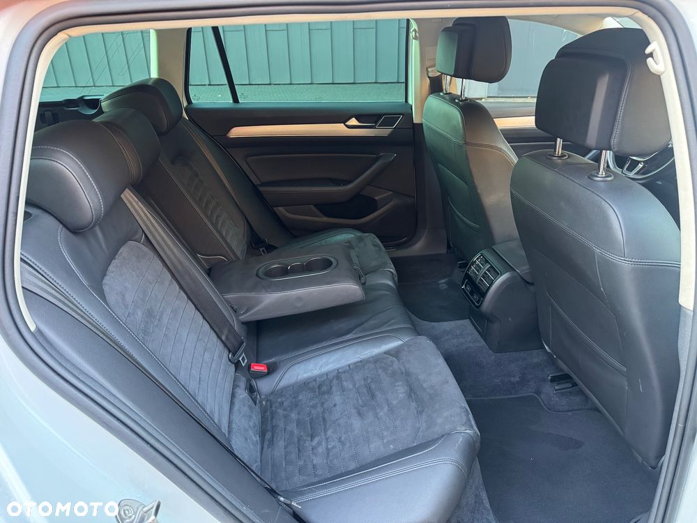 Volkswagen Passat 2.0 TDI SCR DSG Highline - 23
