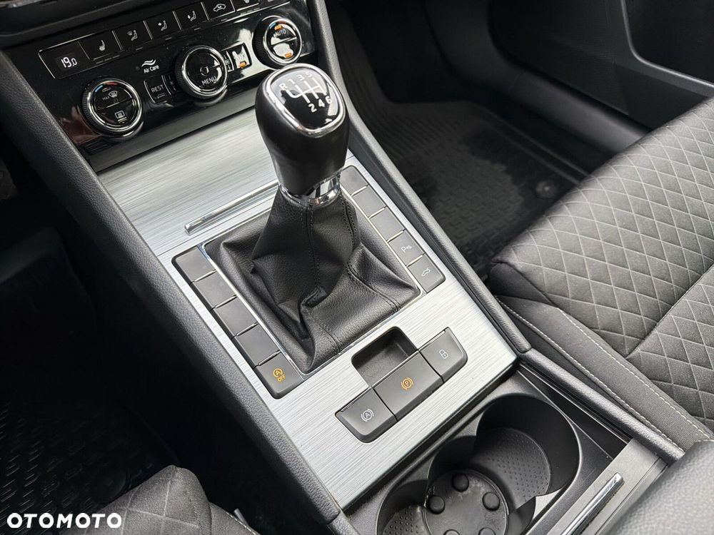 Skoda Superb 1.5 TSI Ambition - 14