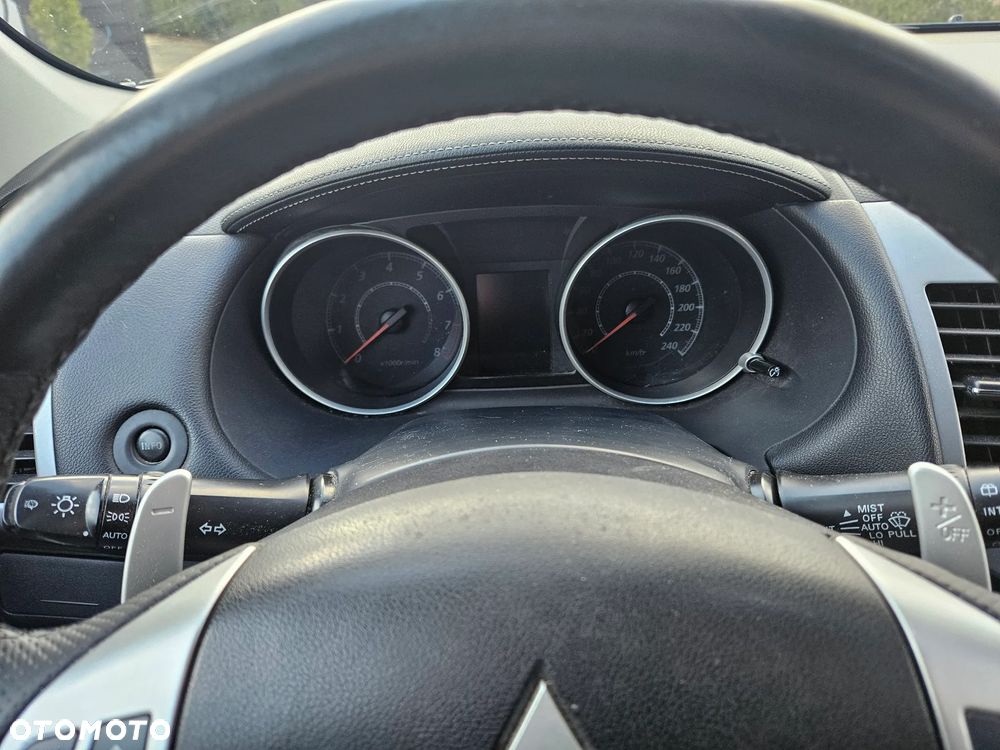 Mitsubishi Outlander 2.4 4WD CVT Instyle - 7