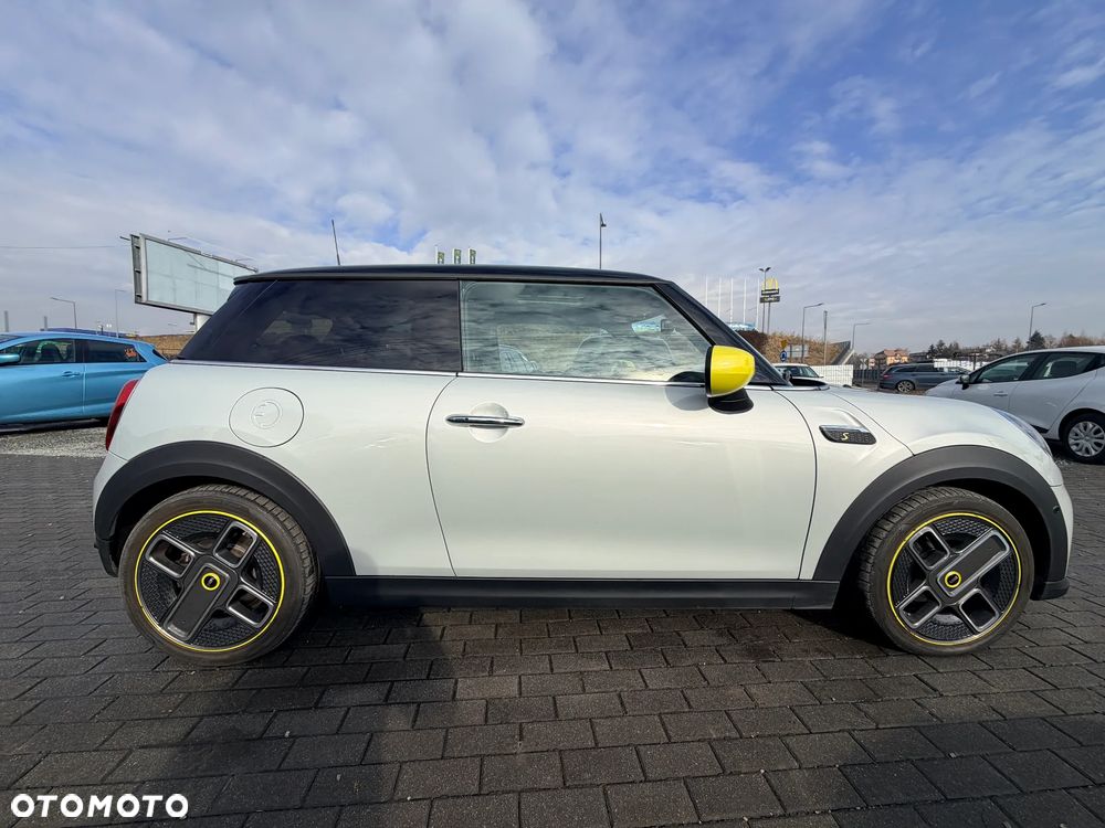 MINI Cooper SE Electric Trim - 6