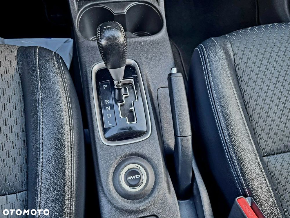 Mitsubishi Outlander 2.0 Intense 4WD CVT - 21