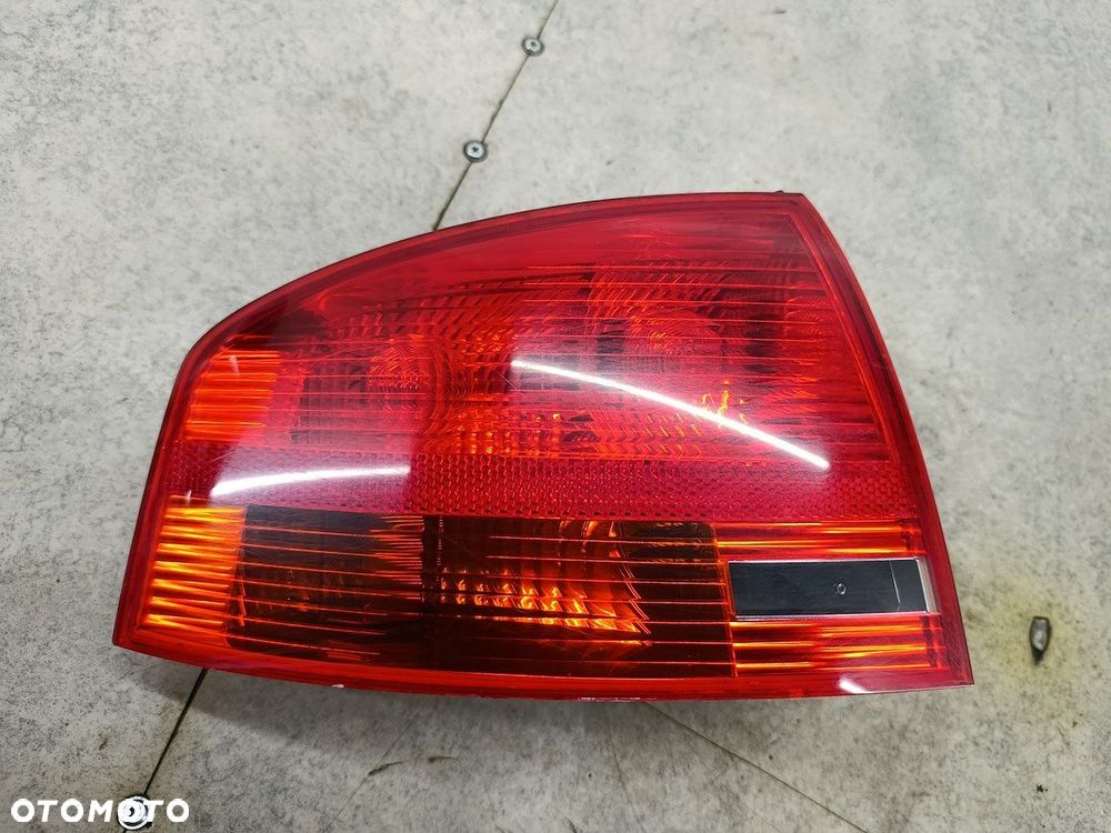 LAMPA TYLNA LEWA AUDI A4 B7 8E5945095 HELLA SEDAN - 5
