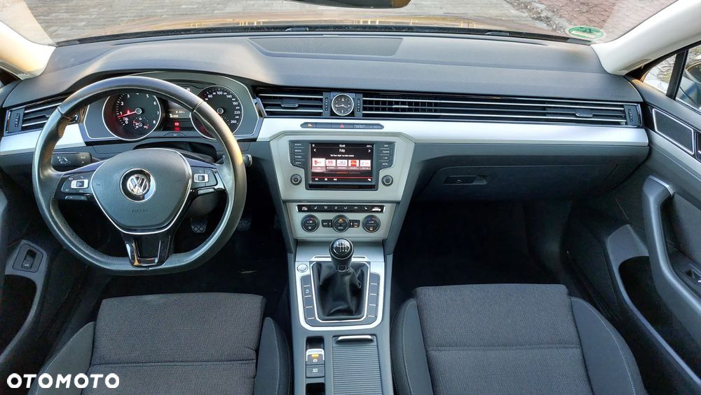 Volkswagen Passat - 38