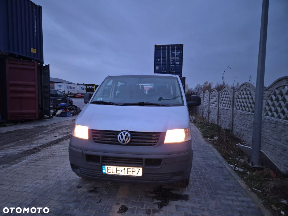 Volkswagen Transporter - 2