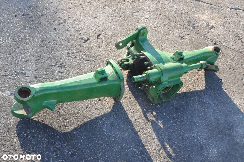 OBUDOWA MOSTU JOHN DEERE NR 7400100561 / 7400100463