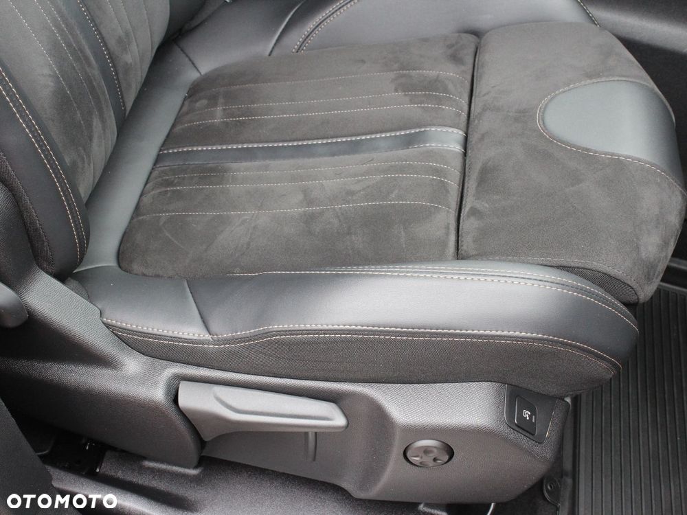 Peugeot 5008 1.2 PureTech GT Pack S&S EAT8 - 17