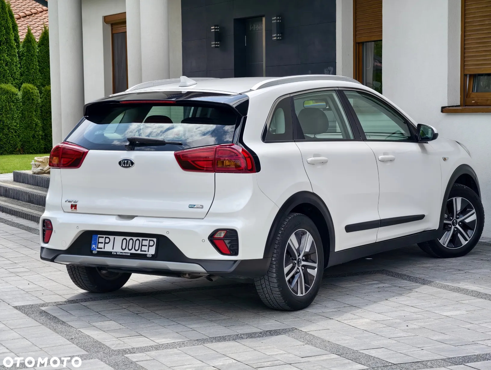Kia Niro 1.6 GDI Hybrid L Business Line - 34