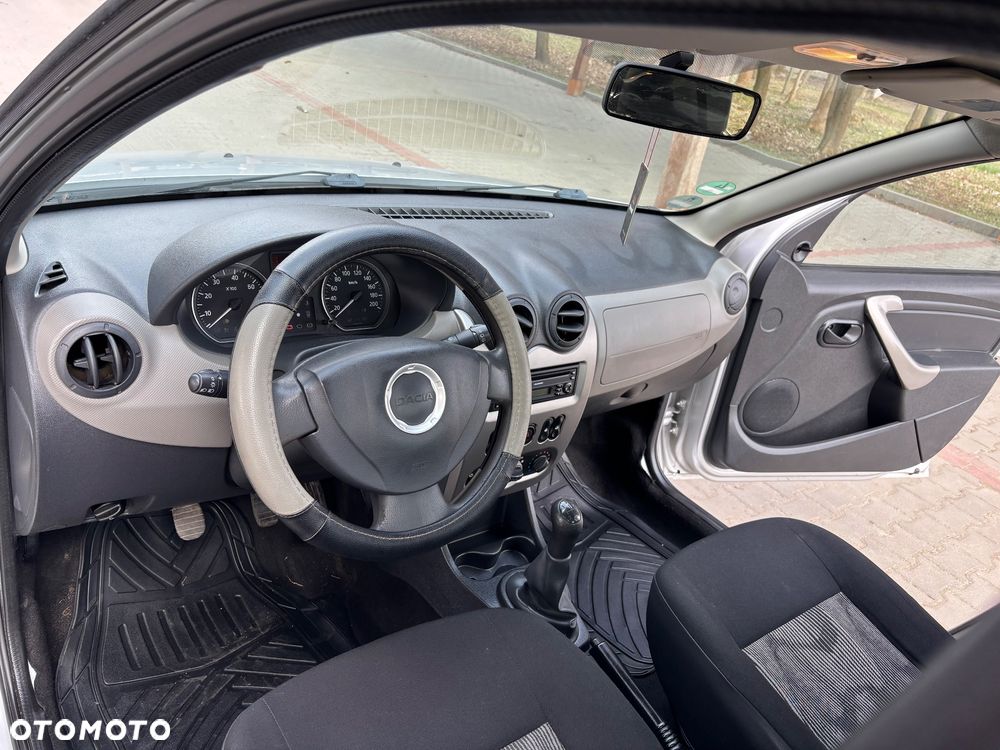 Dacia Sandero 1.2 16V Laureate II - 9