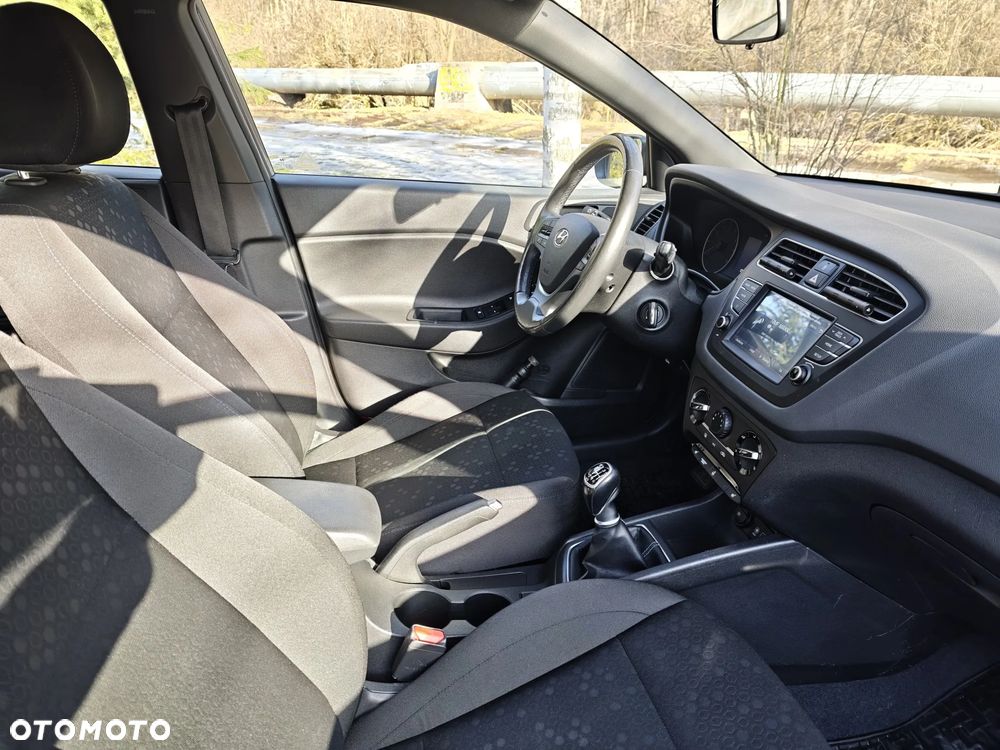 Hyundai i20 1.4 Premium - 21