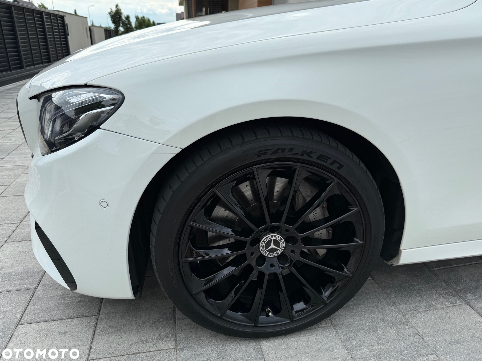 Mercedes-Benz Klasa E 400 4-Matic 9G-TRONIC - 8