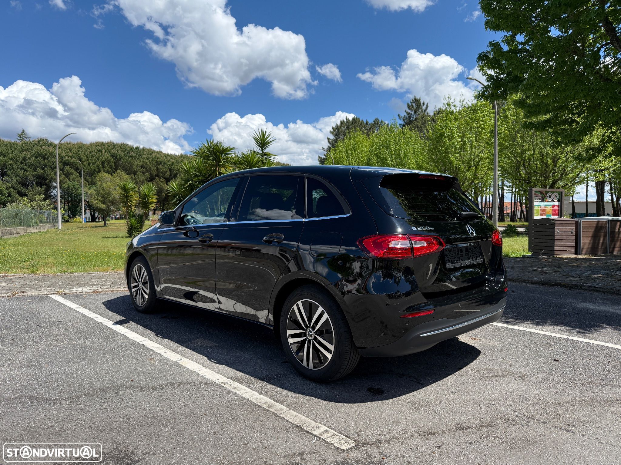 Mercedes-Benz B 250 e Style Plus - 1