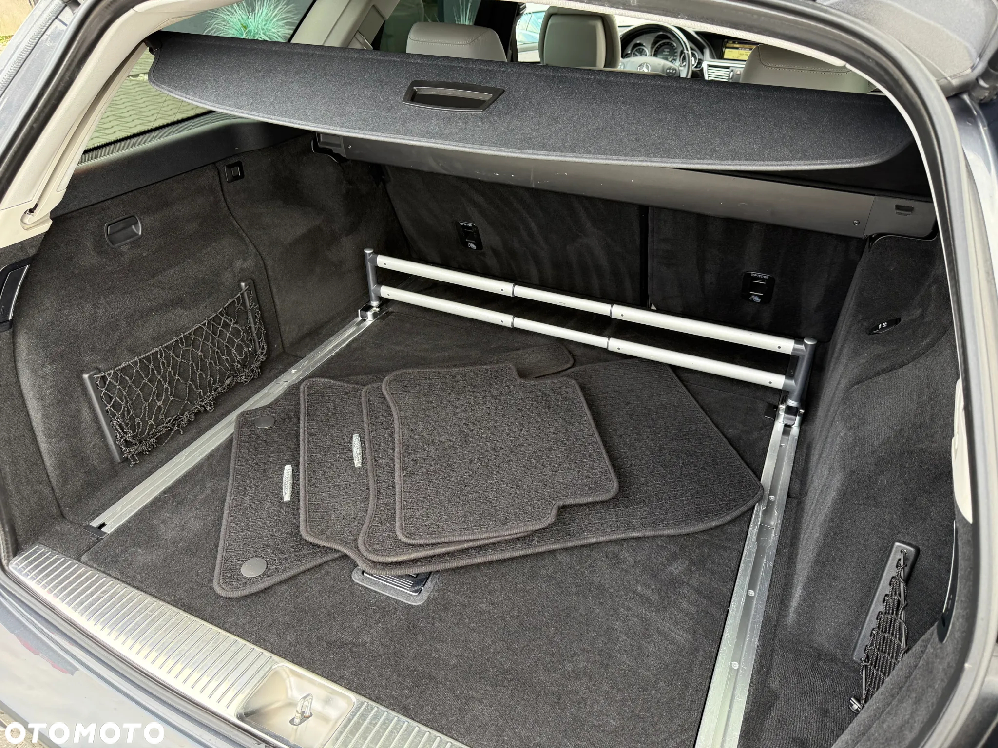 Mercedes-Benz Klasa E 350 T CDI DPF 4Matic BlueEFFICIENCY 7G-TRONIC - 33