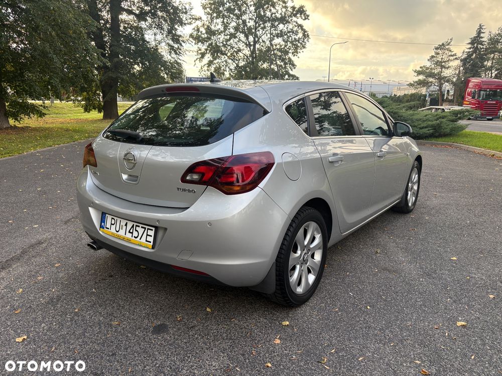 Opel Astra 1.6 T SIDI Cosmo S&S - 5