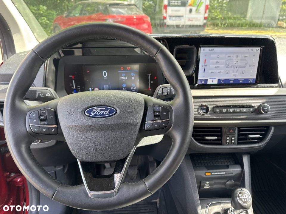 Ford Transit Courier - 15