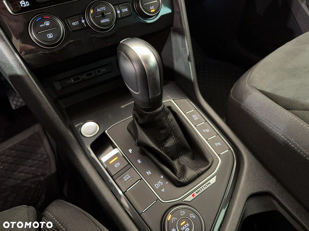 Volkswagen Tiguan - 28