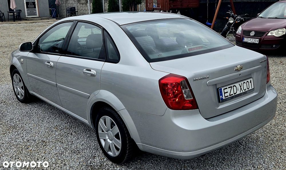 Chevrolet Nubira - 4
