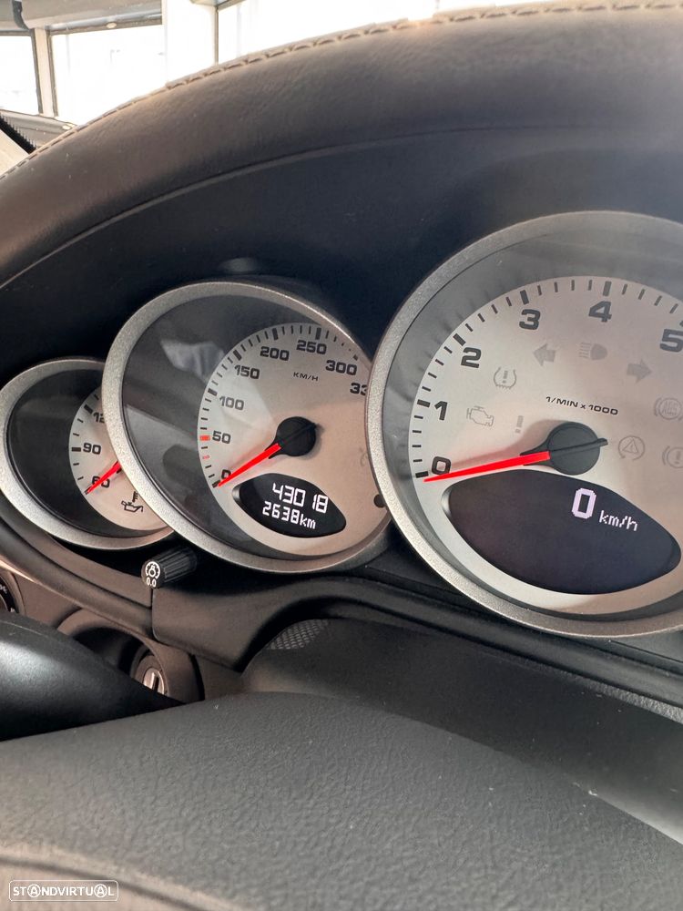Porsche 911 (997) Carrera 4 S - 16