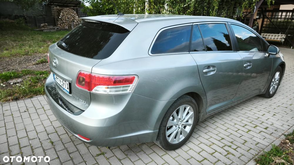 Toyota Avensis - 4