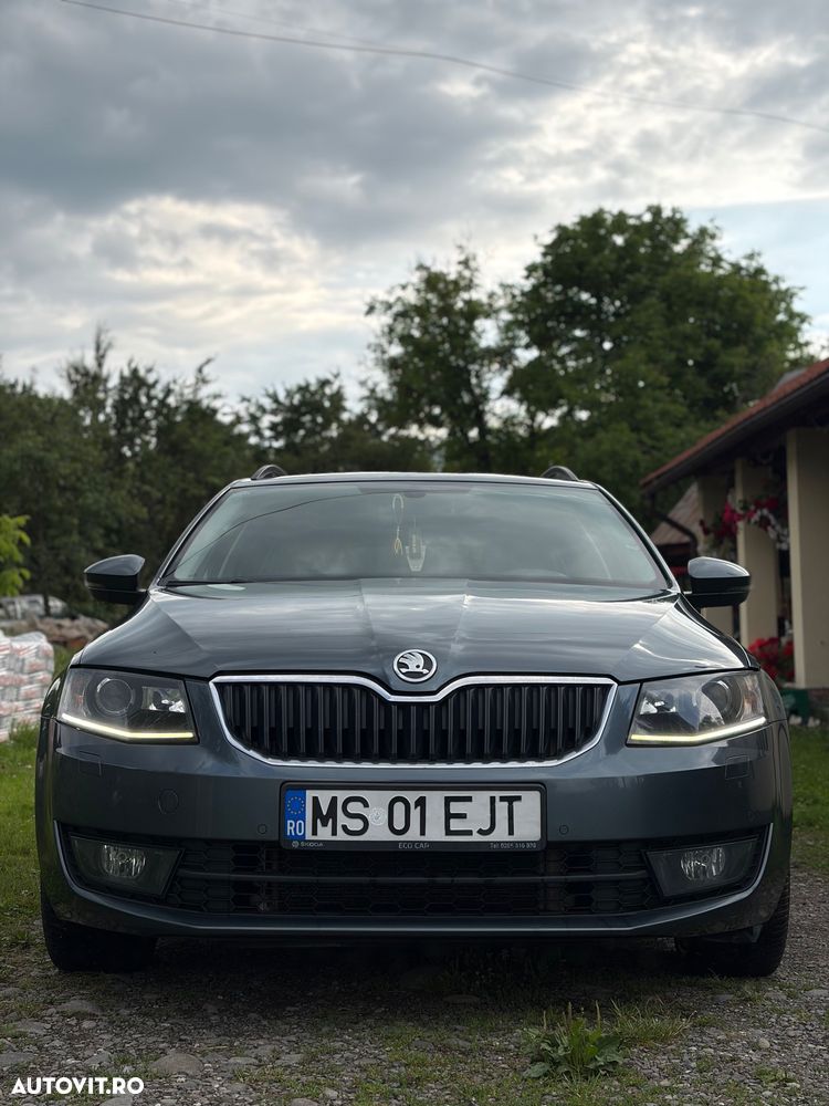 Skoda Octavia 2.0 TDI DSG 4X4 Style - 4