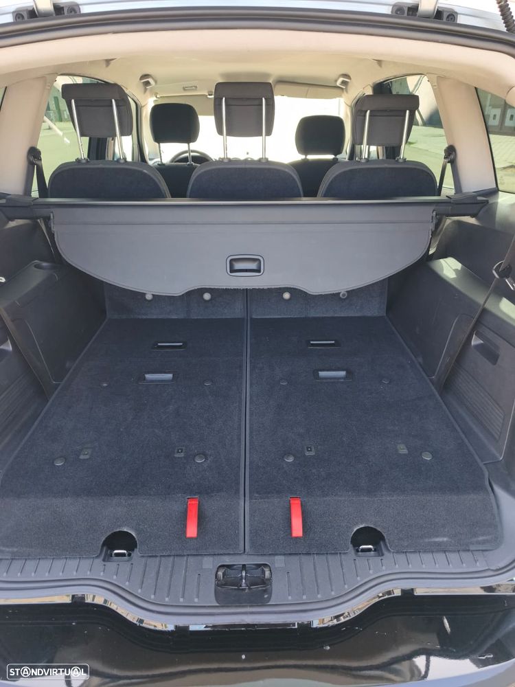 Ford S-Max 1.8 TDCi Titanium 7L - 35