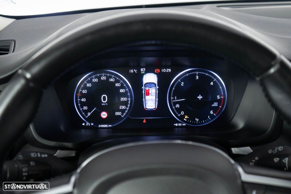 Volvo V60 2.0 D3 Momentum - 23