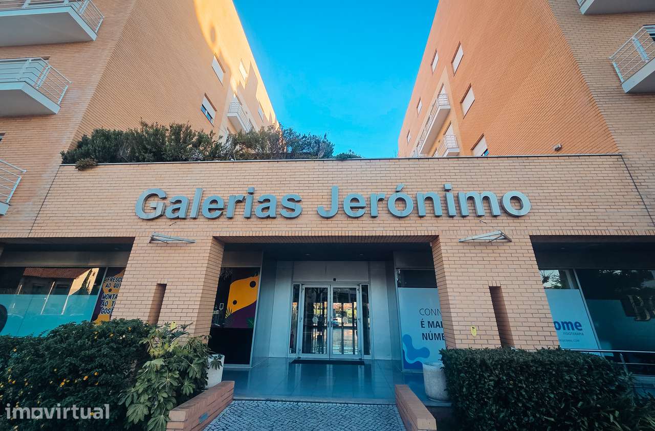 Espaço comercial nas Galerias Jerónimo - Grande imagem: 2/6