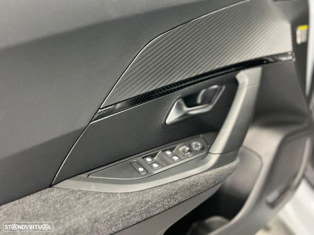 Peugeot e-2008 54 kWh Style - 16