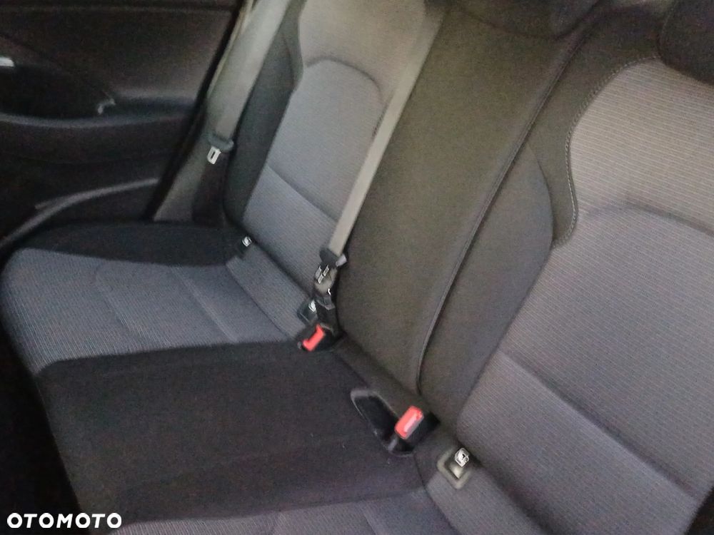 Hyundai i30 1.5 DPI Classic + - 18