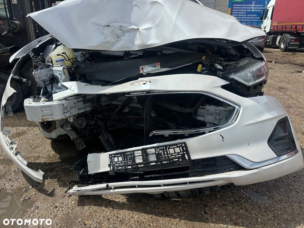 Ford Fusion - 15